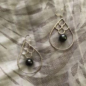 Tahitian pearl earrings brand new